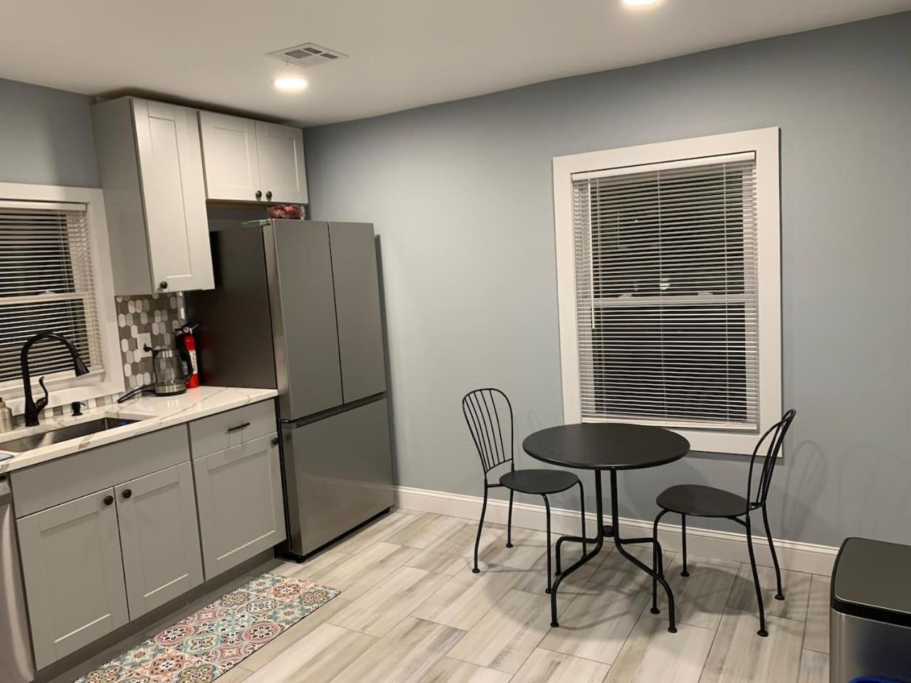 Newly Renovated 2 Bedroom Downtown Apt, Family Getaway. Montclair Exterior foto